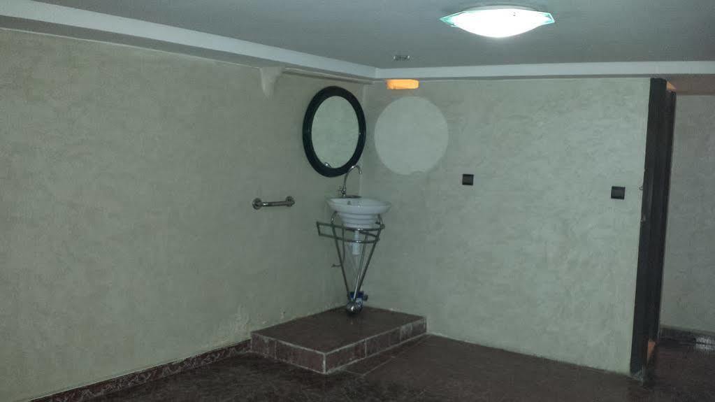 Hotel Aswan Уджда Экстерьер фото